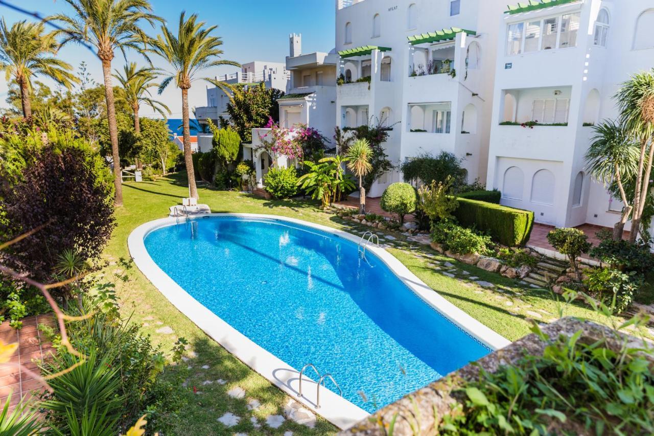 Oasis Club Ii Triplex By Rock Apartment